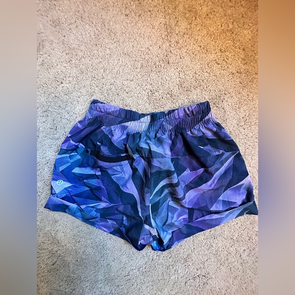 Lululemon Spring Break Away Short - Picture 4 of 7